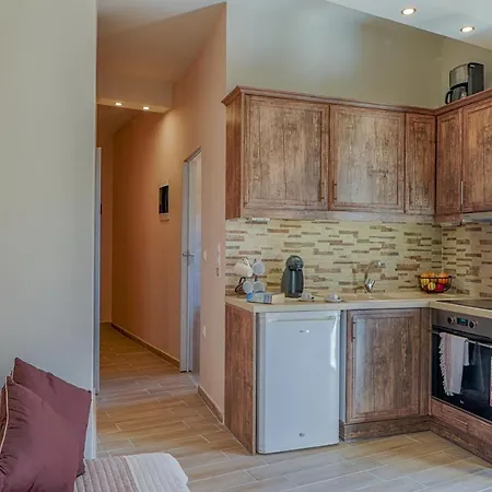 Renas Cosy * Corfu (city)