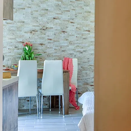 Renas Cosy Appartement *